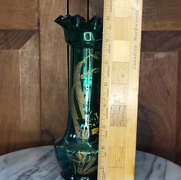Elegant Green Glass Vase with Gold Accents - Picture 3 of 17